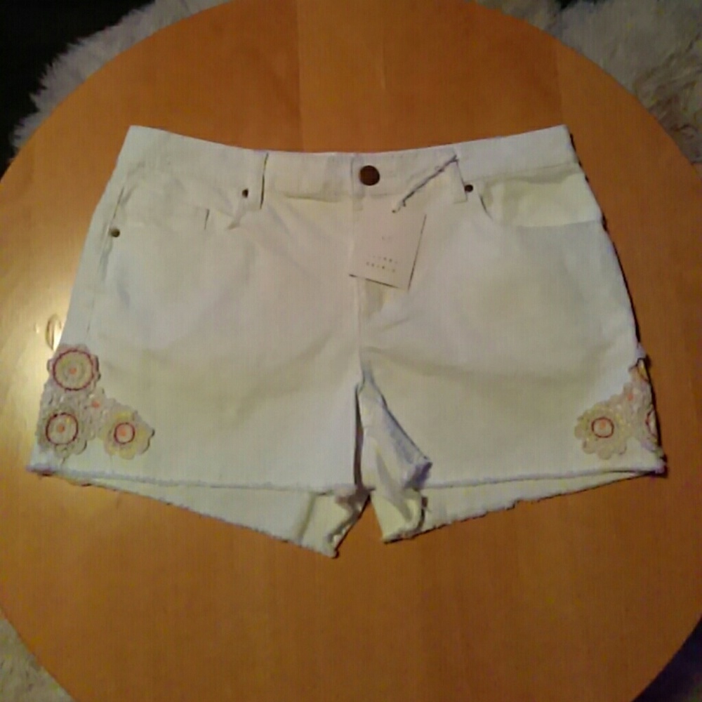 New Lauren Conrad White Embroidered Jean shorts